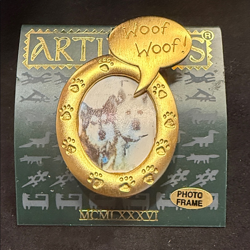 Pin Gold Dog-Themed Photo Frame